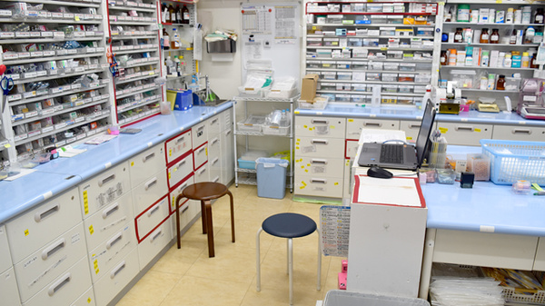 かるがも薬局　高槻店の調剤室
