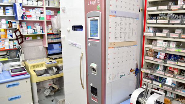 かるがも薬局　池田店の調剤器具
