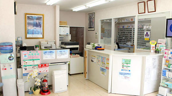 かるがも薬局　谷町6丁目店の受付/カウンター