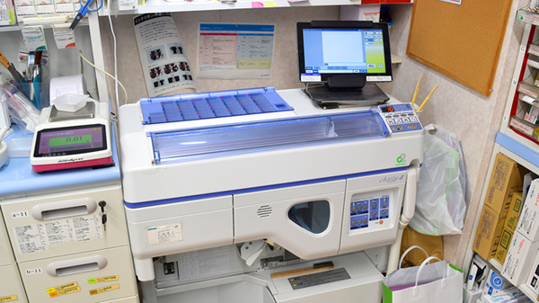かるがも薬局　江坂店の調剤器具