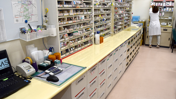 かるがも薬局　昭和町店の調剤室