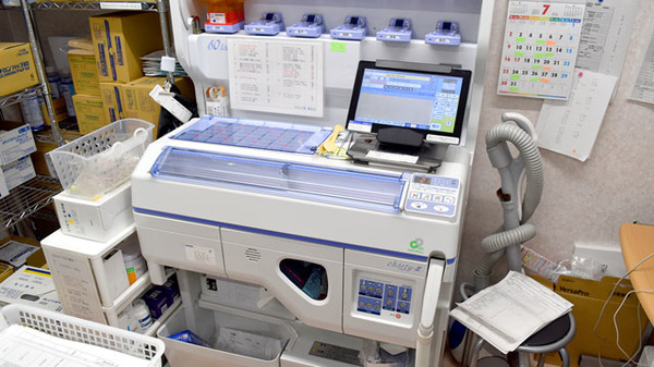 かるがも薬局　千里山田店の調剤器具