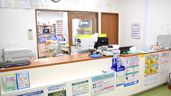 かるがも薬局　天下茶屋店の受付/カウンター