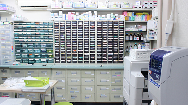 薬局ビーエヌファーマシー　自由が丘店の調剤室