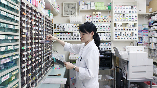 薬局ビーエヌファーマシー　自由が丘店の作業風景