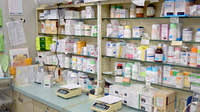 榎本調剤薬局の薬棚