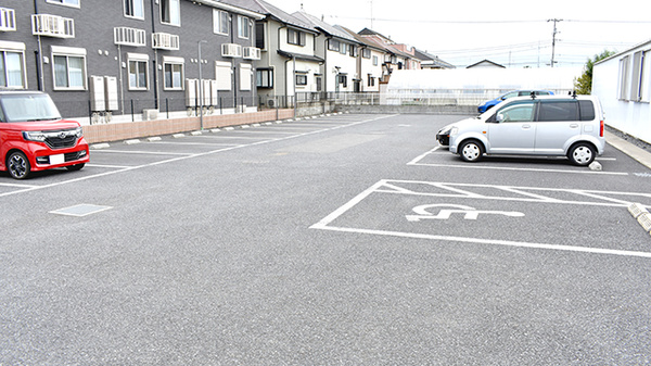 サンキ薬局　本店の駐車場