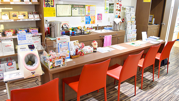 高田サンキュー薬局　三福寺店の待合スペース