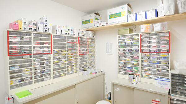 せいりき薬局　星陵台店の薬棚