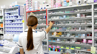高階誠心堂薬局 たらぎ店の作業風景