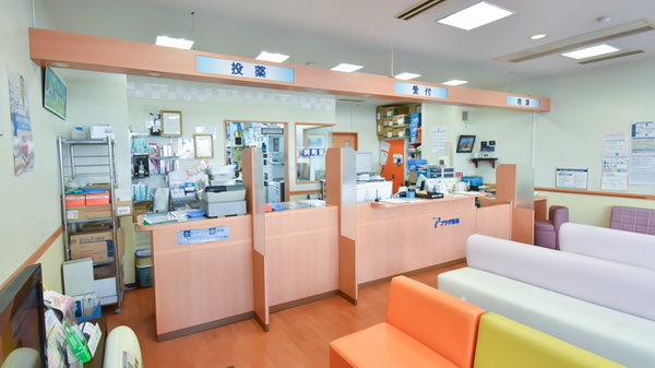 プラザ薬局　久宝寺店の受付/カウンター