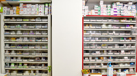 プラザ薬局　洛西口店の薬棚