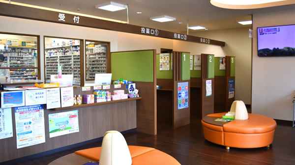 プラザ薬局　神崎川店の受付/カウンター