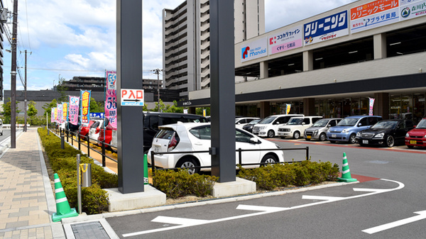 プラザ薬局　ミリオンタウン塚口店の駐車場