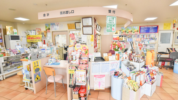 こすげ薬局の受付/カウンター