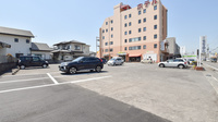 こはく薬局の駐車場