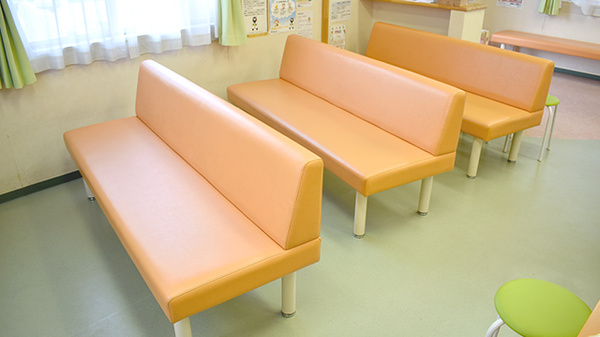 あすは薬局の待合スペース
