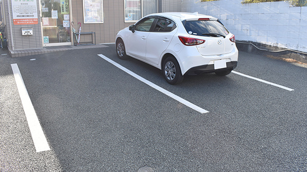 あすは薬局の駐車場