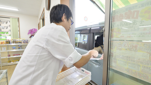 市立病院前ミドリ薬局の服薬指導対応
