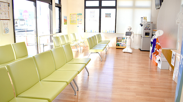 花・花薬局堀米北店（旧 オリーブ薬局堀米店）の待合スペース