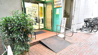 佐々浪薬局の入口