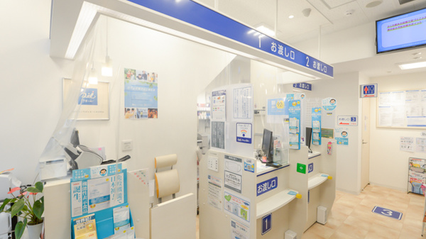 クオール薬局　初台店の受付/カウンター
