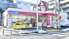 ナチュラルローソンクオール薬局世田谷弦巻三丁目店の外観