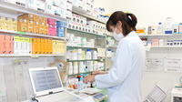 中央調剤薬局の作業風景
