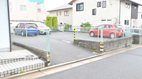 ひかり台薬局の駐車場
