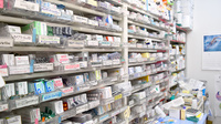 つくし薬局 綱島店の薬棚
