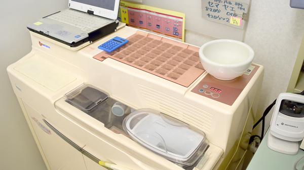 あけぼの薬局 橋本店の調剤器具