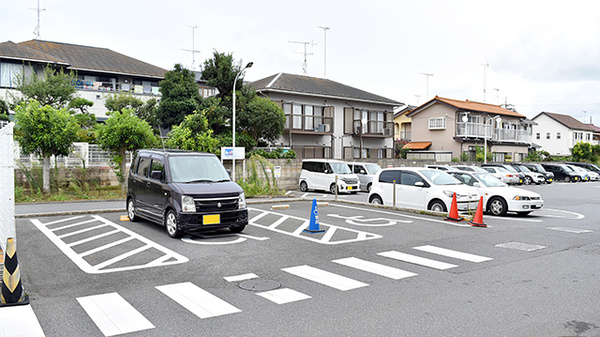 あけぼの薬局 四街道店の駐車場