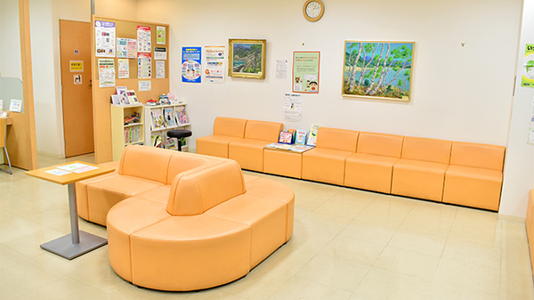 あけぼの薬局 四街道店の待合スペース