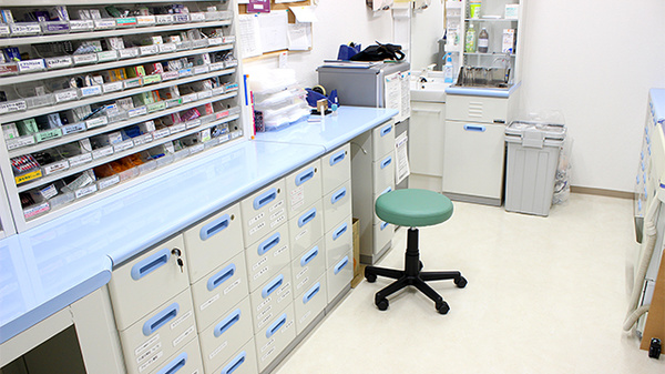 ベース薬局北町店の調剤室