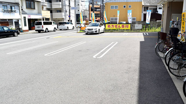 薬局ダックス　下京西七条店の駐車場