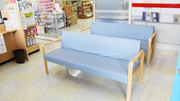 薬局ダックス　伏見桃山東店の待合スペース