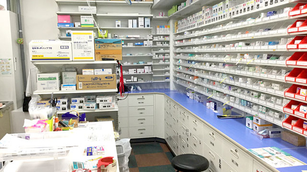 薬局ダックス　下京烏丸店の調剤室