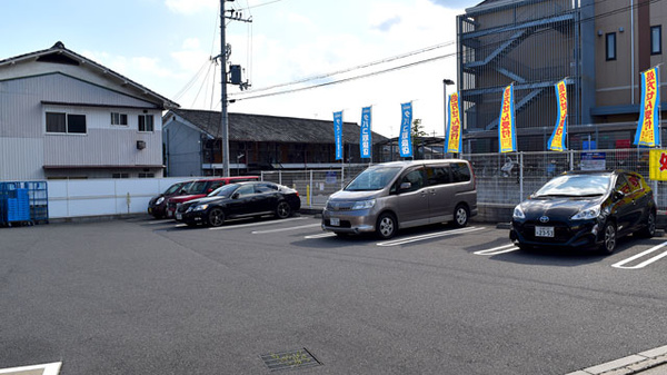 薬局ダックス　右京太秦店の駐車場