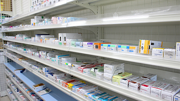 ドラッグセイムス　川口東領家薬局の薬棚