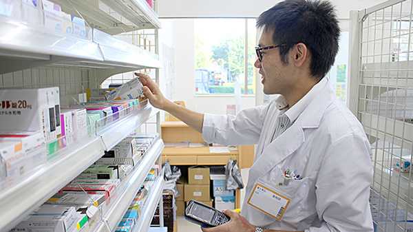 ドラッグセイムス　川口東領家薬局の作業風景