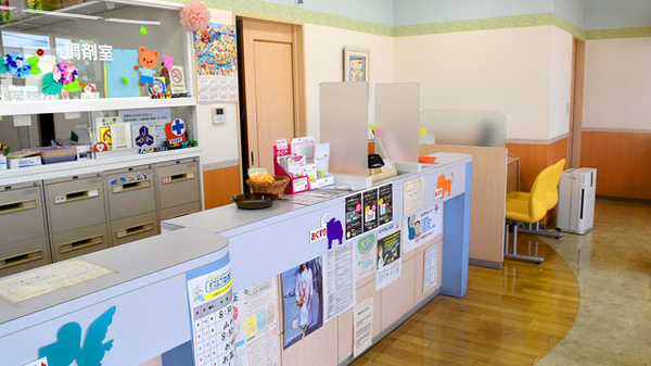 ひので薬局高木瀬店の受付/カウンター