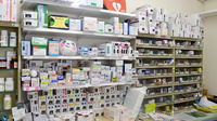 ひので薬局高木瀬店の薬棚