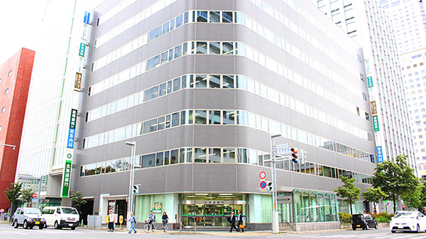 みらくる薬局　札幌駅東口店の外観