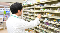 あおい薬局　伏見店の作業風景