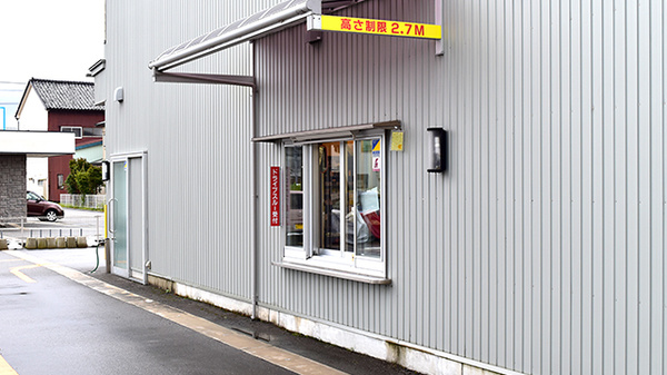 富山総合薬局　上赤江店のドライブスルー