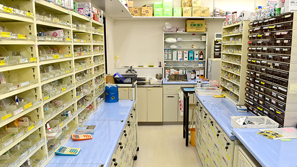 富山総合薬局　上赤江店の調剤室