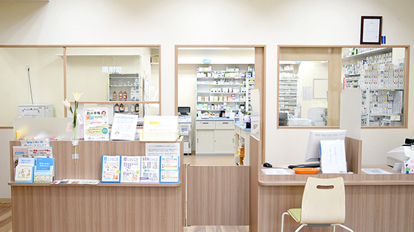 ならまち薬局の受付/カウンター