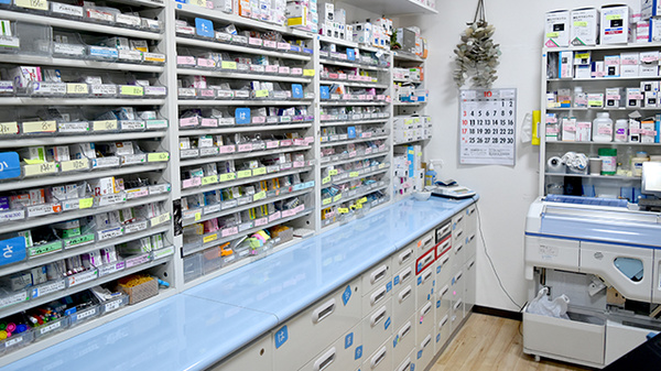 しろくま薬局　桃谷店の調剤室
