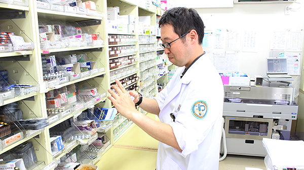 中央薬局　伊達店の作業風景