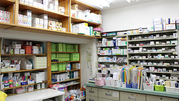 サザン薬局（横須賀）の薬棚